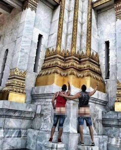 Travelling Butts in Thailand