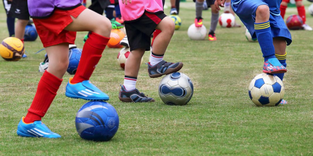 Symbolbild: Kinder beim Fußballtraining