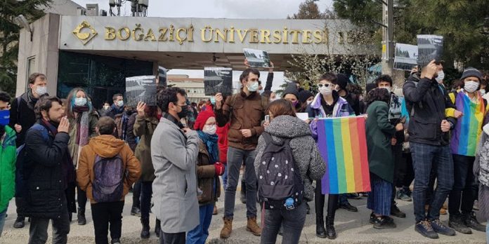 Protest auf der Zwölf Festnahmen an der Boğaziçi-Universität