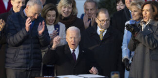Joe Biden unterzeichnet "Respect for Marriage Act"
